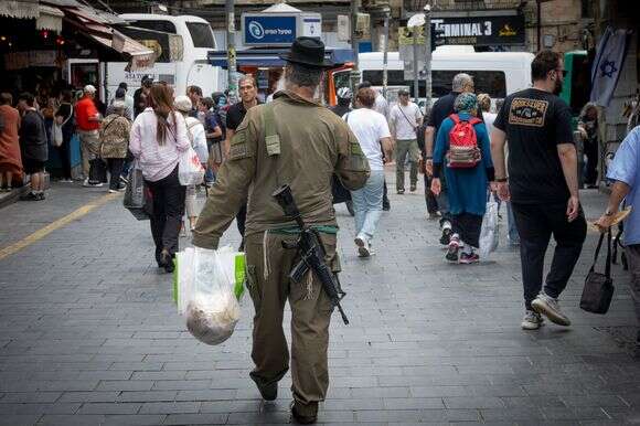 הסכמת הרבנים החרדים תחולל שינוי | יונתן זינדל - פלאש 90