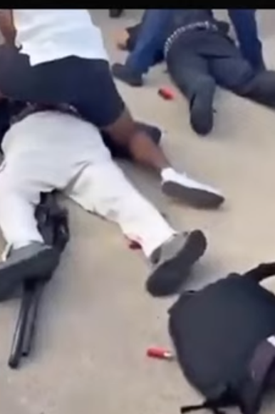 פיגוע ירי בחנוכה באוסטרליה | צילום מסך מיוטיוב The Night Cap פיגוע ירי בחנוכה באוסטרליה | צילום מסך מיוטיוב The Night Cap