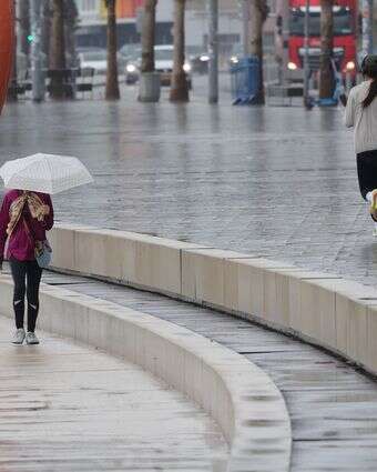 גשם בטיילת תל אביב | EPA