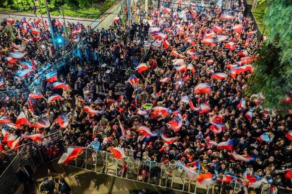 הפגנת תומכי הנשיא הנבחר, חוסה אנטוניו קאסט | AFP הפגנת תומכי הנשיא הנבחר, חוסה אנטוניו קאסט | AFP