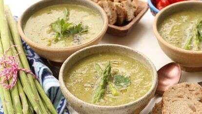 מרק אספרגוס ותרד | אפרת ליכטנשטט