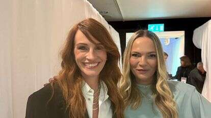 קרן ברטוב וג'וליה רוברטס | יח"צ קרן ברטוב וג'וליה רוברטס | יח"צ