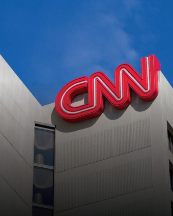 גם התומכים הגדולים מפנים עורף. בניין רשת CNN. | שאטרסטוק