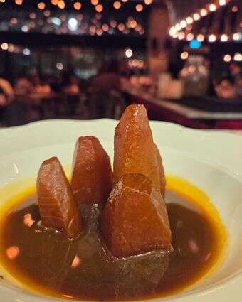 דייקון ולפת בציר חום - מלכה | נעם מויסה