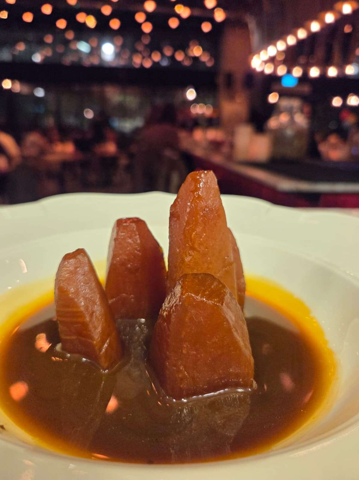 דייקון ולפת בציר חום - מלכה | נעם מויסה