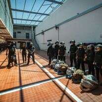 לוחמי שב"ס שומרים על מחבלי נוח'בה בכלא עופר, 2024 | חיים גולדברג, פלאש 90