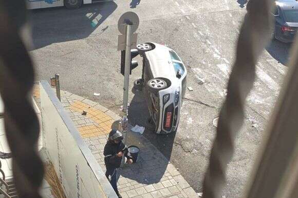 ניידת משטרה שהותקפה בהתפרעות החרדית בירושלים | דוברות המשטרה ניידת משטרה שהותקפה בהתפרעות החרדית בירושלים | דוברות המשטרה