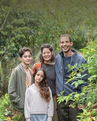 נדלן משפחת בצר | אביטל הירש