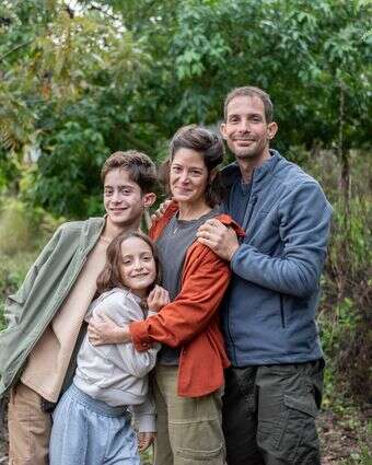 נדלן משפחת בצר דף הבית | אביטל הירש