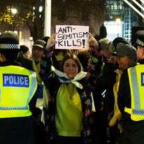 יהודים שוב מפחדים דף הבית | AFP