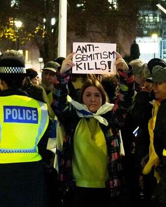 יהודים שוב מפחדים דף הבית | AFP