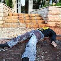 אחת מבובות המיצג | מאיה לוין