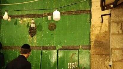 הדלקת נרות בשער הכותנה, משערי הר הבית, שלשום