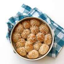 הלחמניות שלא שורדות שעה: שום וטימין מהתנור | אפרת ליכטנשטט