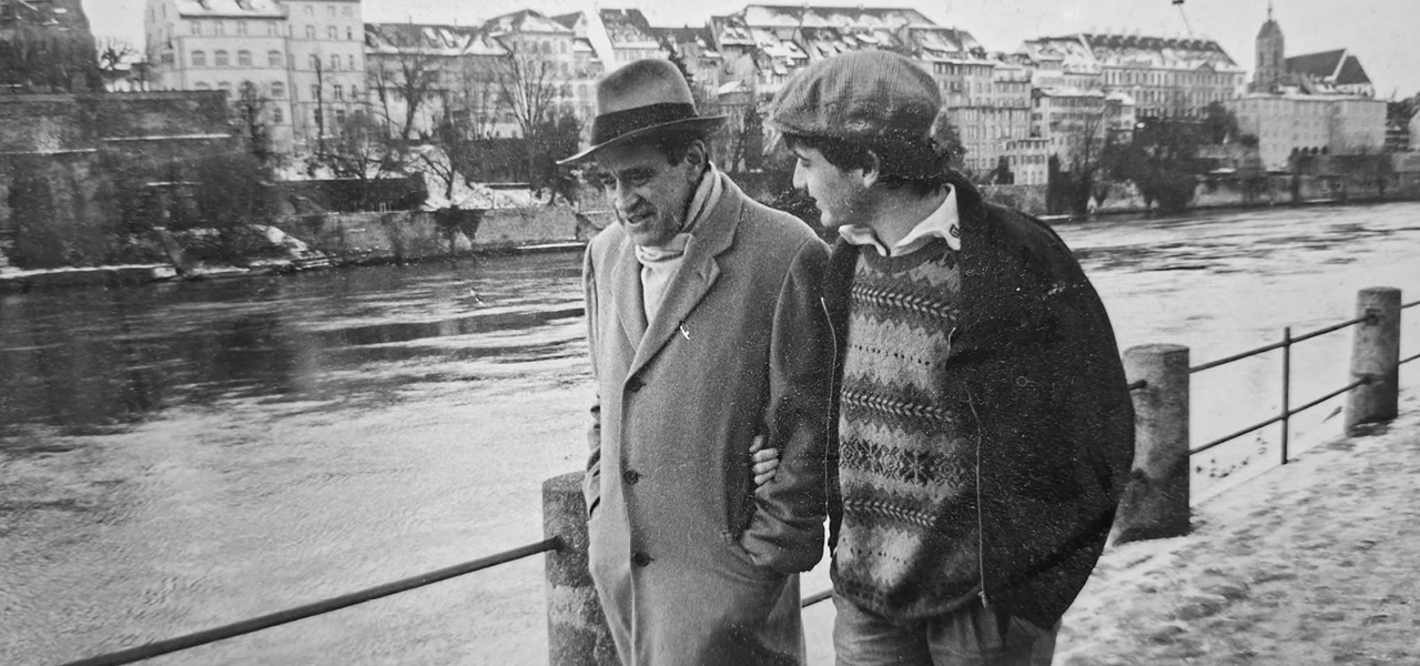 ארתור כהן עם בנו עמנואל בבזל בצעירותם | באדיבות המשפחה