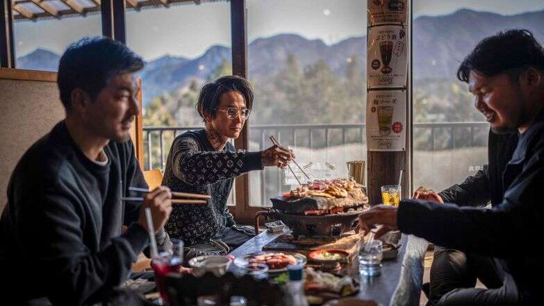 נהנים מבשר דוב במסעדה כפרית ביפן | AFP