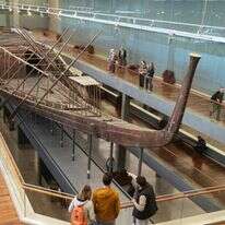 מרכיבים את הסירה של פרעה במוזיאון החדש במצרים | AP