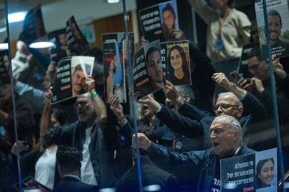 אישור הצעת חוק ועדת החקירה בכנסת, היום | Yonatan Sindel/Flash90