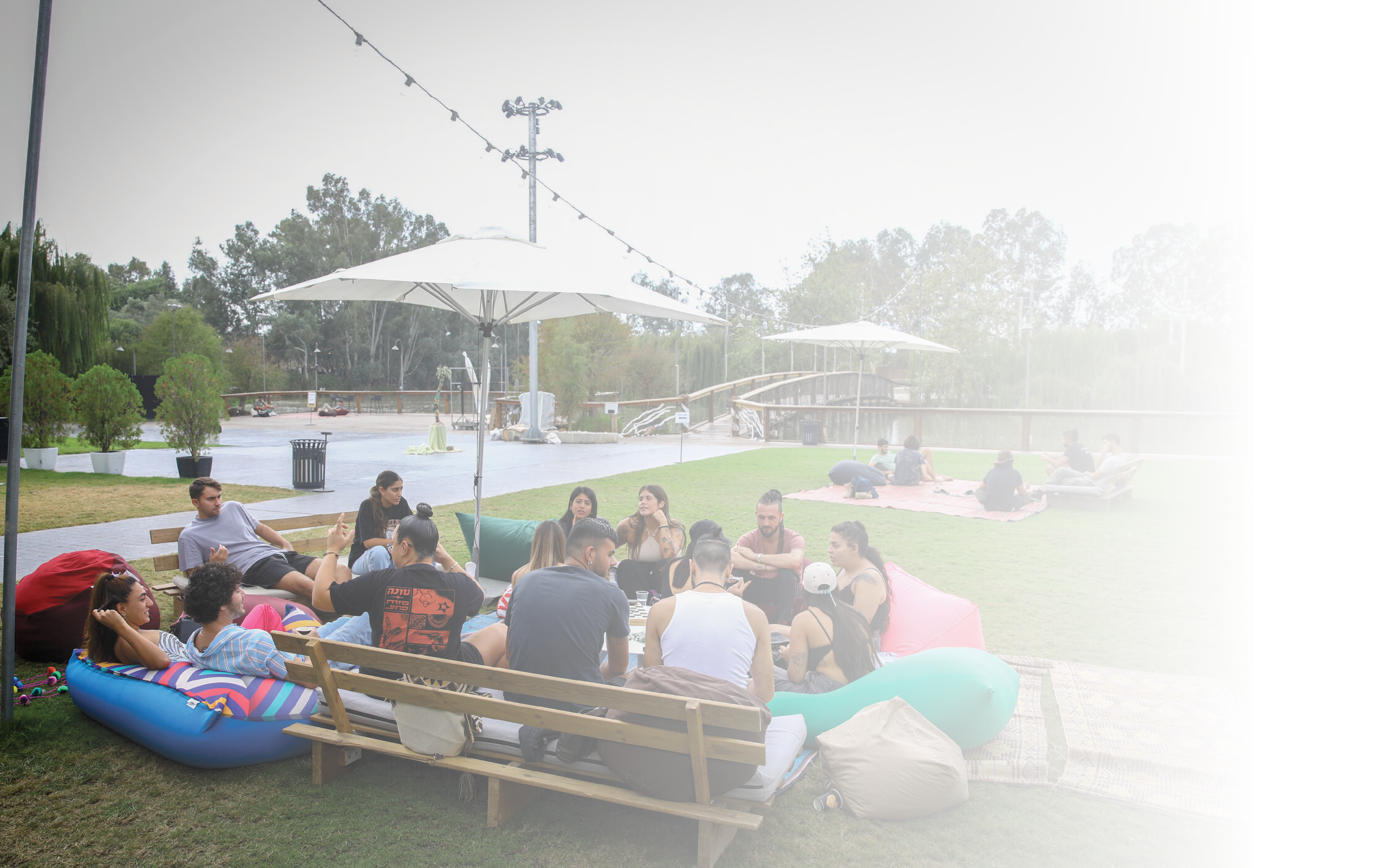 רוח חיה | מור אלוני, פלאש 90