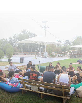 רוח חיה | מור אלוני, פלאש 90