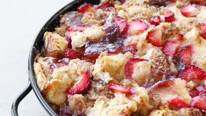 פודינג לחם עם תותים | אפרת ליכטנשטט