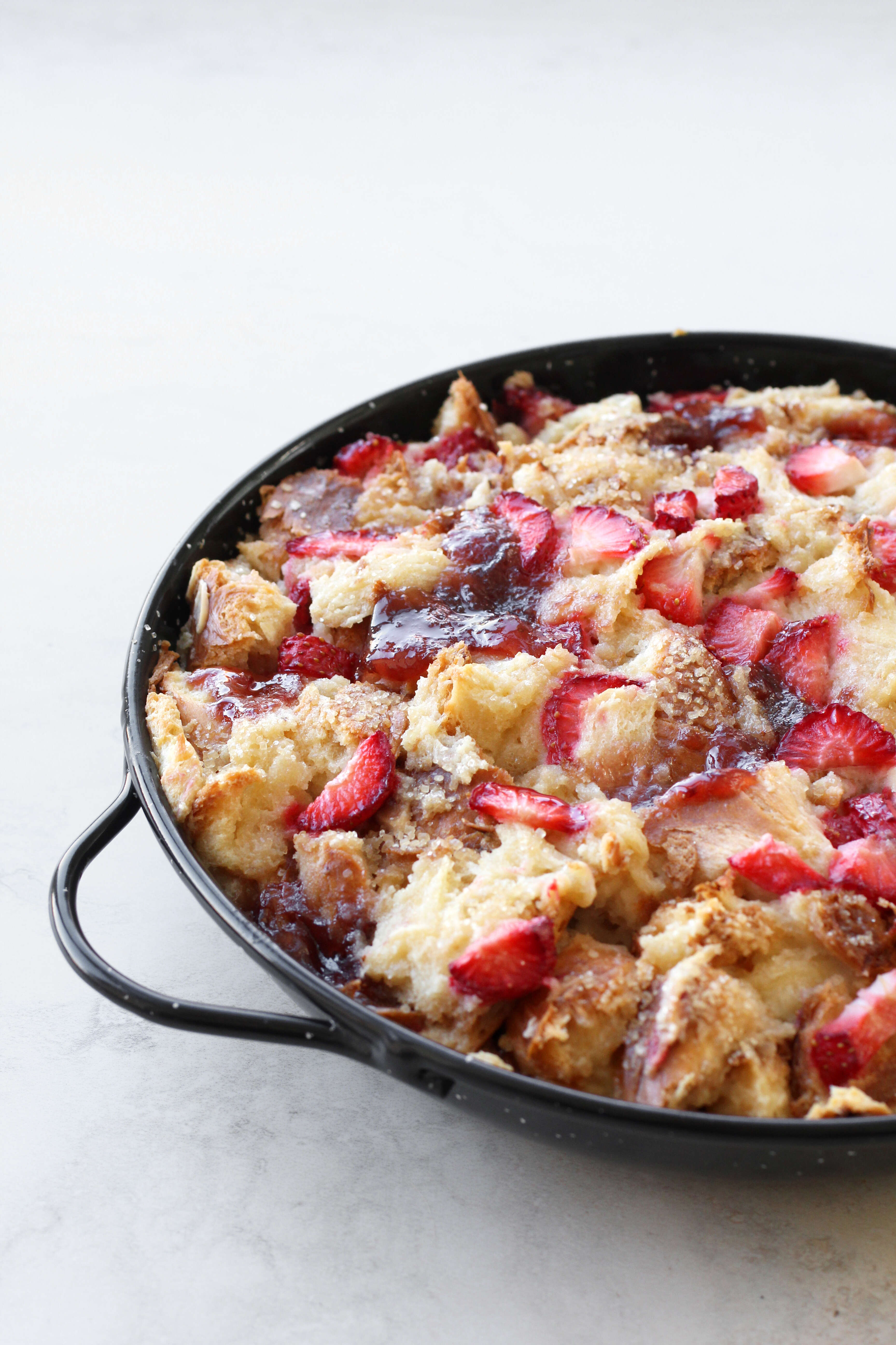 פודינג לחם עם תותים | אפרת ליכטנשטט