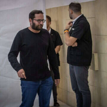 יונתן אוריך | אורן בן חקון