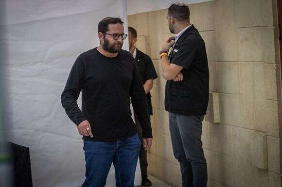 יונתן אוריך | אורן בן חקון