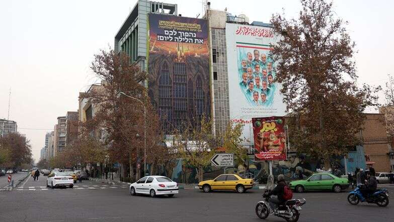 שלטי חוצות אנטי־ישראליים בכיכר פלסטין בטהרן, השבוע | EPA