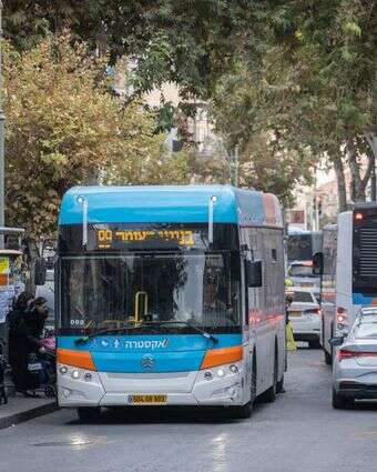 אוטובוסים בשכונת גאולה בירושלים | חיים גולדברג, פלאש 90