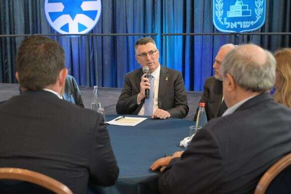 שר החוץ גדעון סער במפגש עם המנהיגים היהודים, דצמבר 2025 | שלומי אמסלם, לע"מ