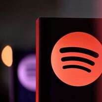 תמונה של לוגו של ספוטיפיי ביריד הספרים ה-77 של פרנקפורט, יריד הספרים הגדול בעולם | קיריל קודריאבטסב / AFP