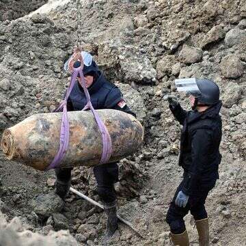 פינוי הפצצה בבלגרד, היום | AFP פינוי הפצצה בבלגרד, היום | AFP