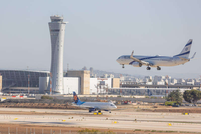 מטוס אל על נוחת בנתב"ג | צילום: יוסי אלוני, פלאש 90 מטוס אל על נוחת בנתב"ג | צילום: יוסי אלוני, פלאש 90