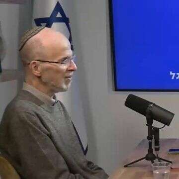 נאמנים למקור - פרק 100