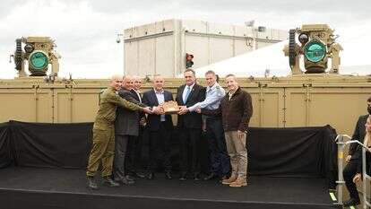 מסירת מערכת "אור איתן" לידי צה"ל | אגף דוברות וקשרי ציבור במשרד הביטחון