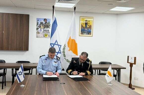 ראש חטיבת תבל תא"ל עמית סער בחתימה על שיתופי פעולה צבאיים עם צבאות יוון וקפריסין | דובר צה"ל ראש חטיבת תבל תא"ל עמית סער בחתימה על שיתופי פעולה צבאיים עם צבאות יוון וקפריסין | דובר צה"ל