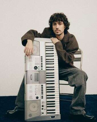 דרך ארוכה לכנען דף הבית | שי פרנקו | סטיילינג, אלין זידקוב | איפור ושיער, רפאל איתי בראון