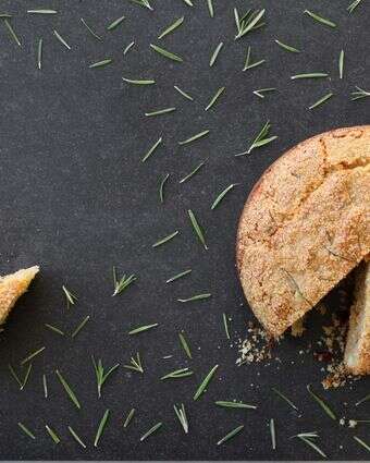 עוגת רוזמרין ושמן זית | אפרת ליכטנשטט