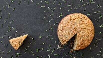 עוגת רוזמרין ושמן זית | אפרת ליכטנשטט עוגת רוזמרין ושמן זית | אפרת ליכטנשטט