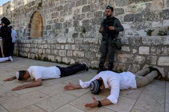 מתפללים יהודים בהר הבית, פסח תשפ"ה | נעמה שטרן