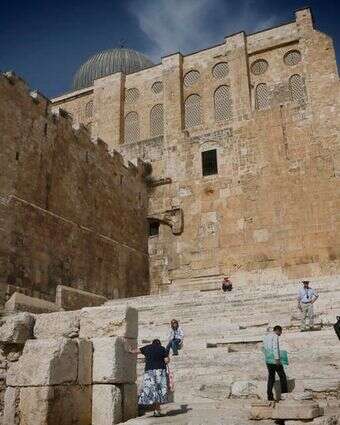 מבקרים במרכז דוידסון, סמוך לשער האשפות בירושלים | מרים אלסטר / פלאש 90