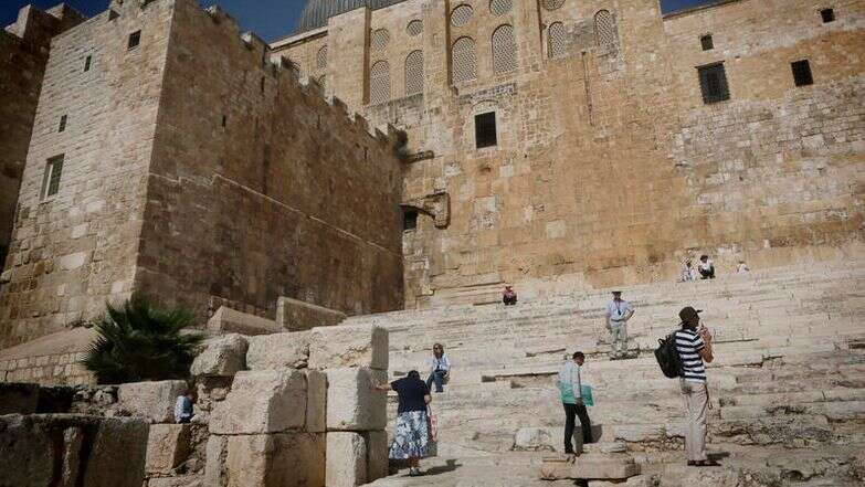 מבקרים במרכז דוידסון, סמוך לשער האשפות בירושלים | מרים אלסטר / פלאש 90