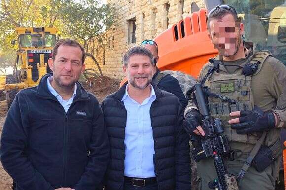 השר בצלאל סמוטריץ' וראש מועצת שומרון יוסי דגן במקום היישוב שא נור | רועי חדי