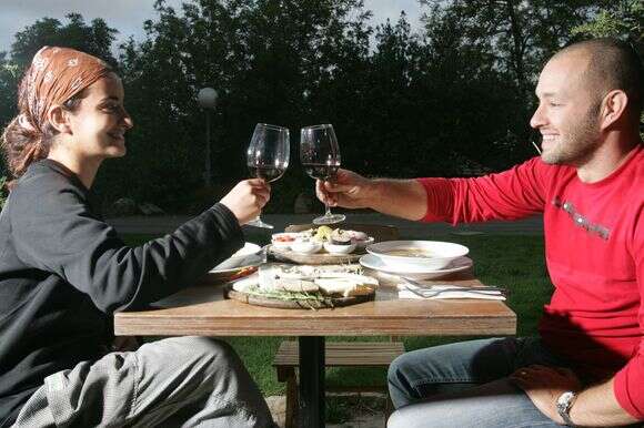 ארוחת גבינות ויין במסעדת בנטל | מרים צחי