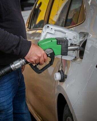 תדלוק רכב | ג'מאל עוואד, פלאש 90