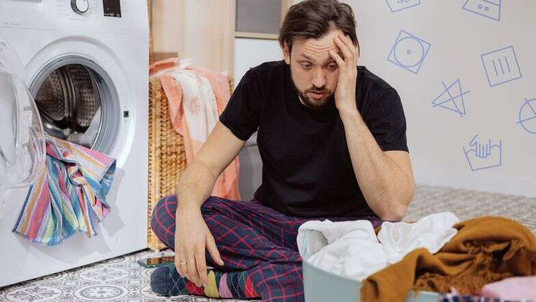 סמלי הכביסה יכולים להיות מבלבלים - גם עבור מי שחושב שהוא יודע לכבס | שאטרסטוק