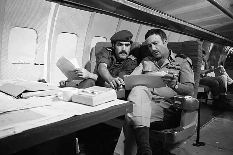 מבצע יונתן", 1977 | יוני המנחם