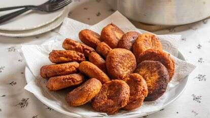 קציצות לחם | גיא אשכנזי, Agency Karela