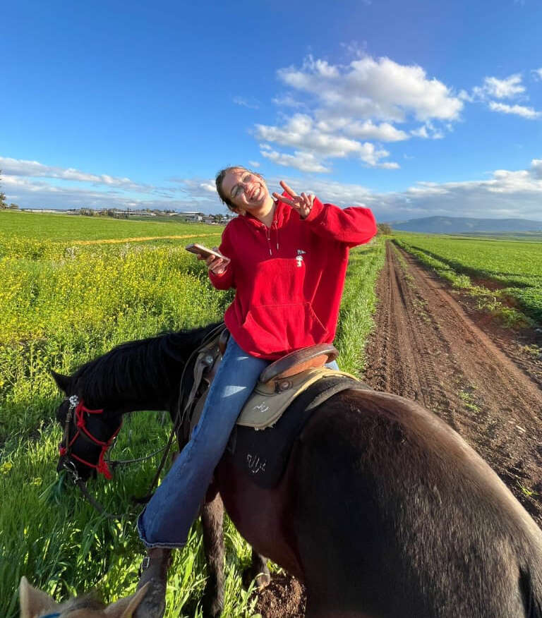 אביב הייתה אמורה להתגייס היום לצה״ל ובמקום זה תונצח במצפה